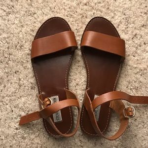 Like new Steve Madden Donddi sandals